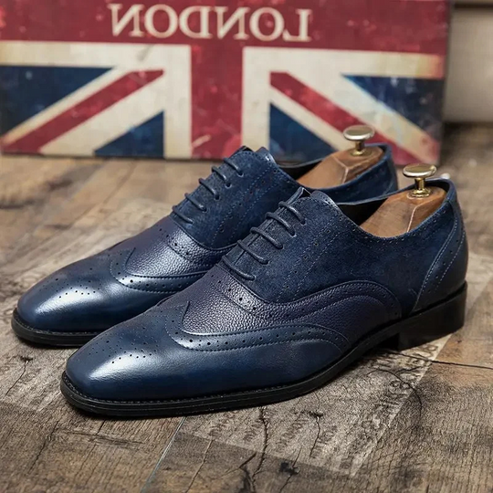 Komfirs - Klassische Herrenschuhe aus Leder mit Brogue-Design und Schnürung