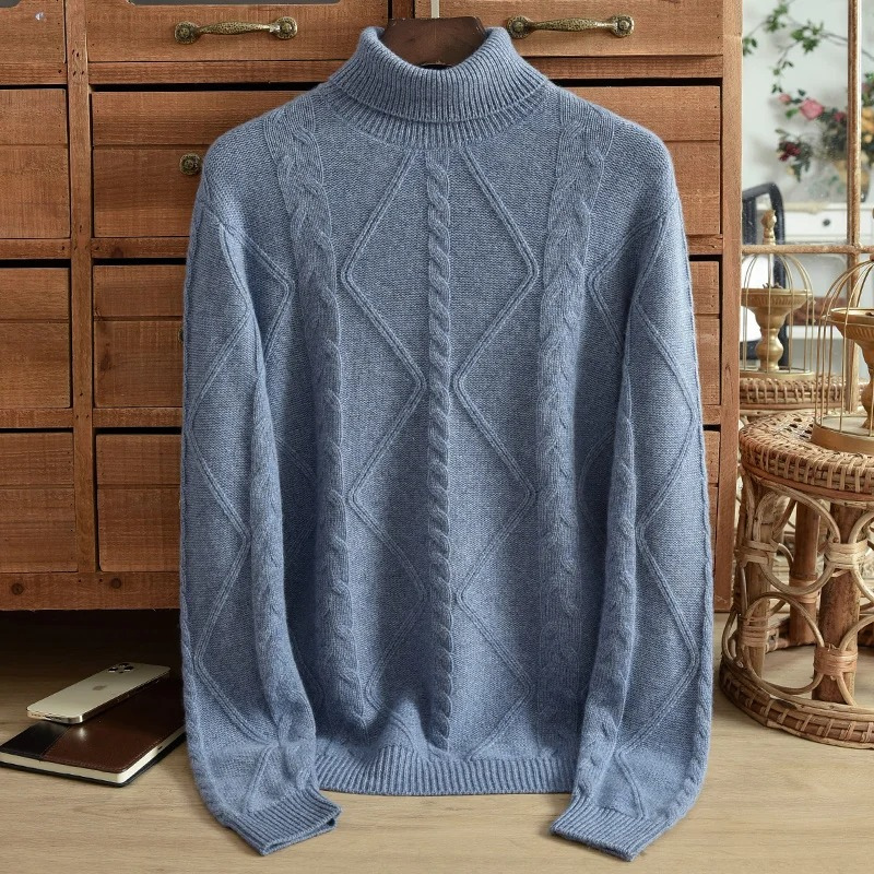 WarmMan - Herrenpullover mit Rollkragen und geometrischem Strickmuster